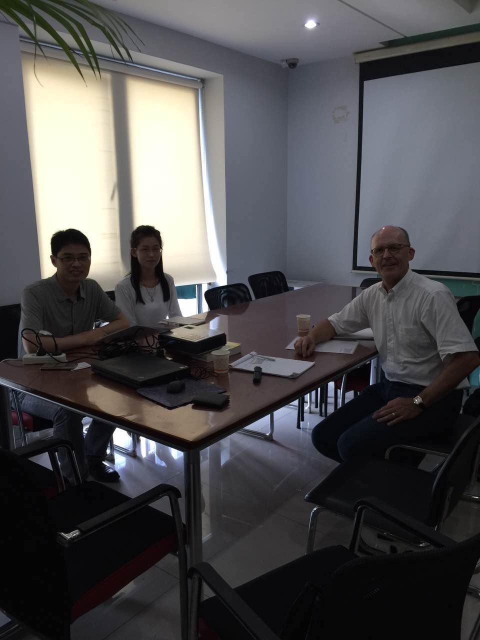 瑞士LANAMATIC工廠CEO TOBIAS SUTER專(zhuān)程來(lái)我司洽談銷(xiāo)售事宜以及配套新項(xiàng)目